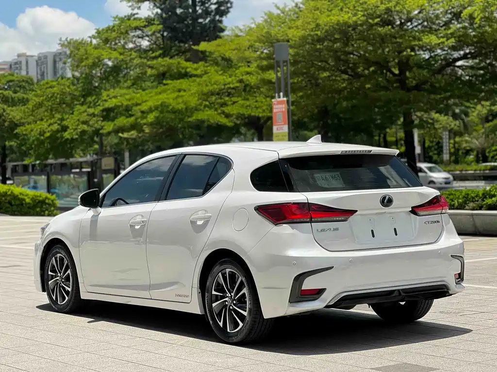 Lexus CT 2019 — фото 4