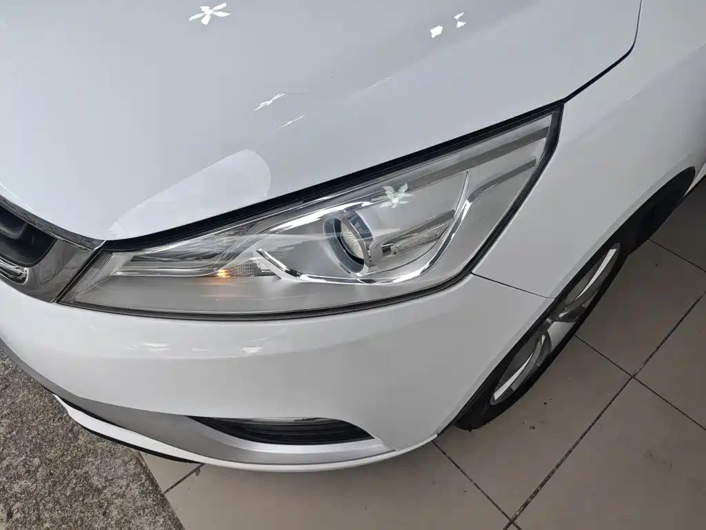 Geely Emgrand GS 2017 — фото 20
