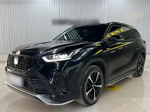 Toyota Crown Kluger 2023