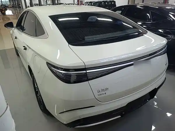 BYD Seal 07 DM-i 2025