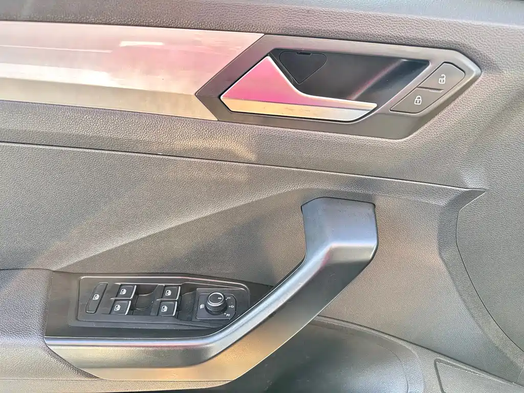 Volkswagen T-Roc 2022 — фото 17