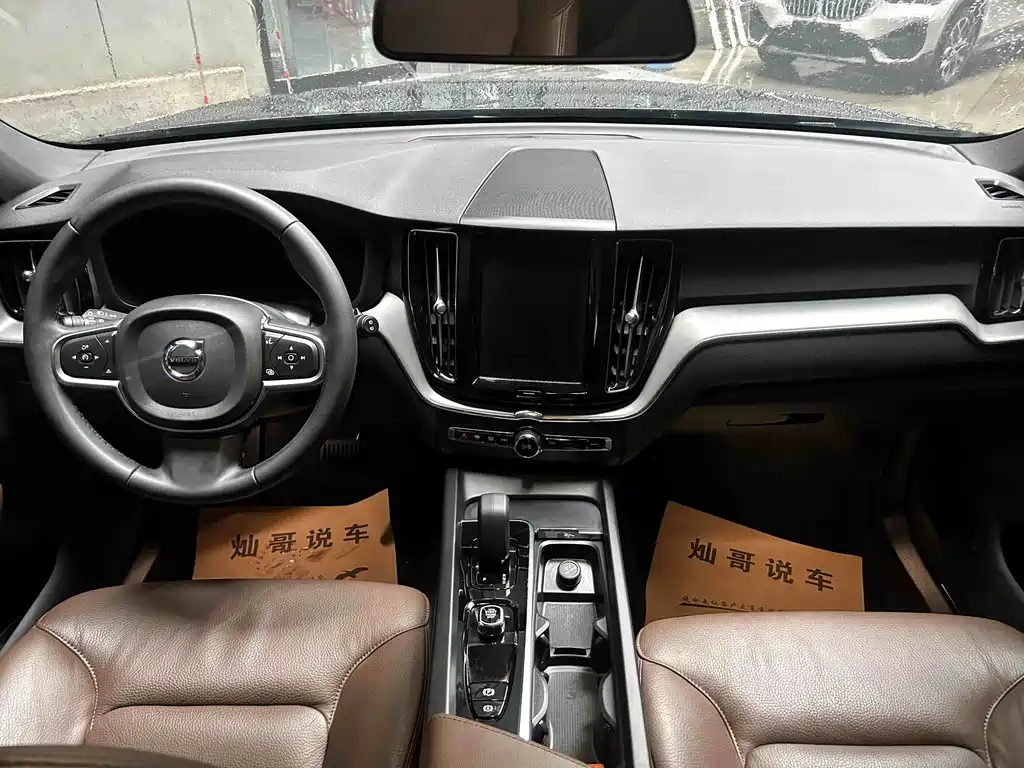 Volvo XC60 2024 — фото 21