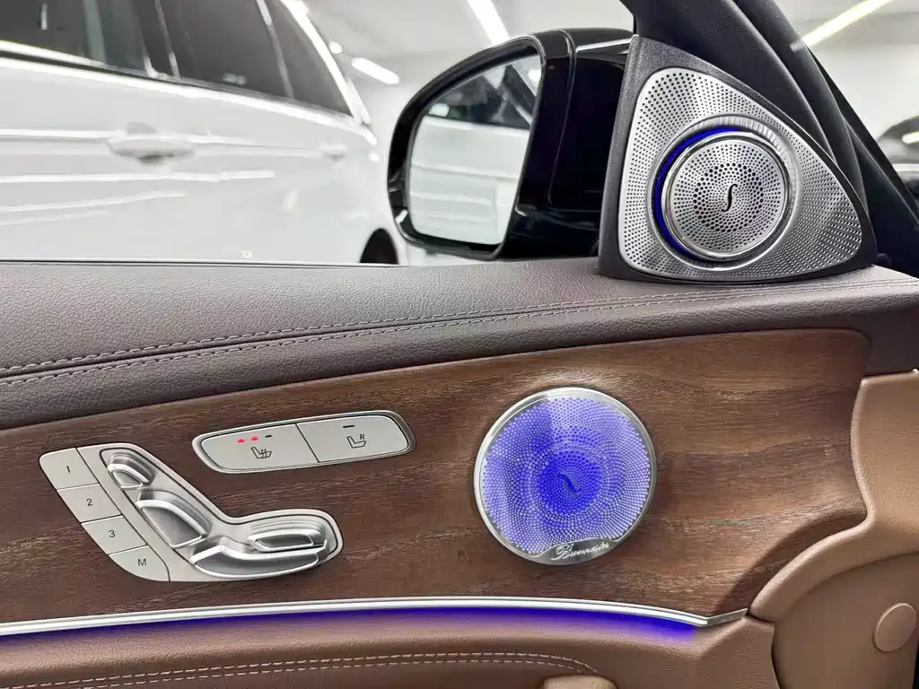 Mercedes-Benz E-Class 2023 — фото 13