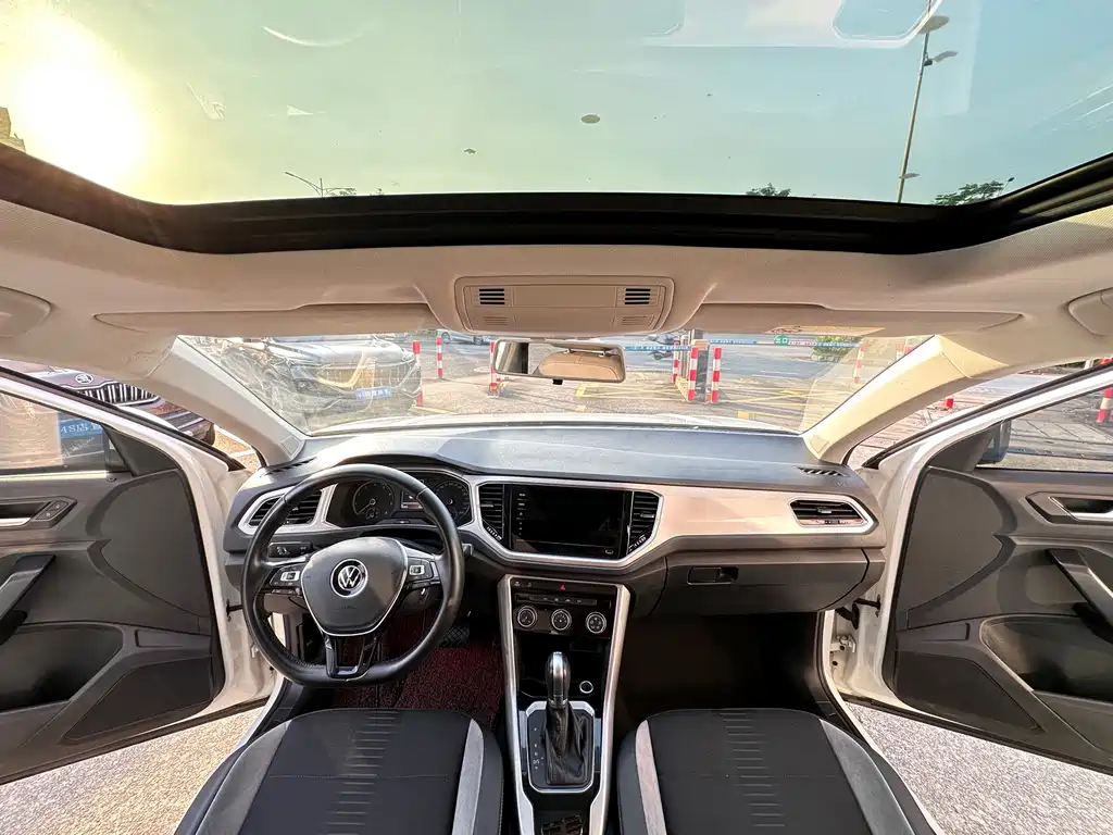 Volkswagen T-Roc 2022 — фото 13