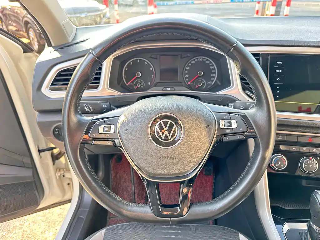 Volkswagen T-Roc 2022 — фото 16