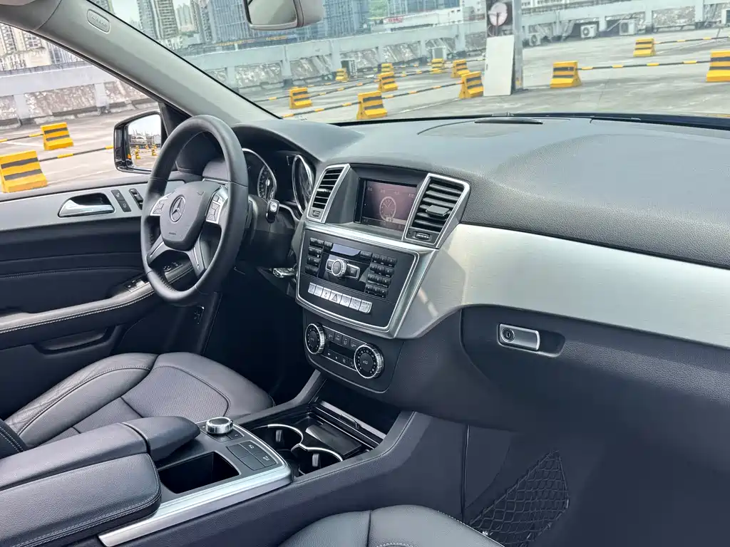 Mercedes-Benz M-Class 2015