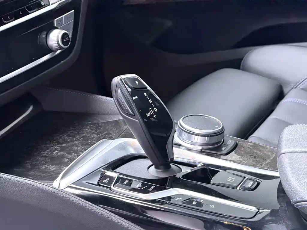 BMW 6 Series GT 2020 — фото 7