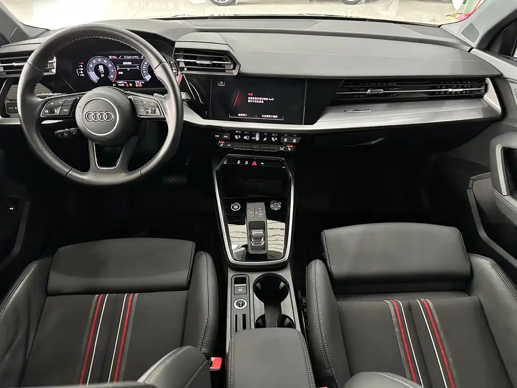 Audi A3 2023 — фото 13