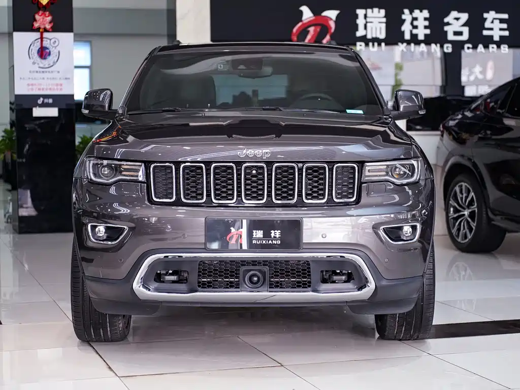 Jeep Grand Cherokee 2020 — фото 2