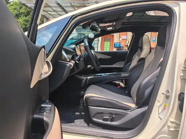 BYD Dolphin 2023