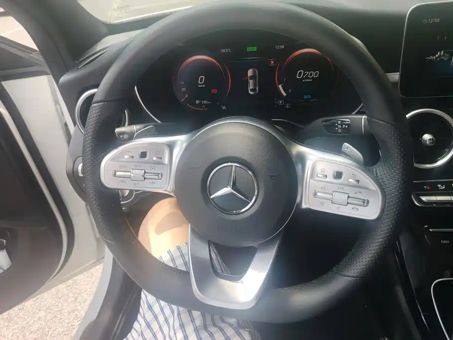 Mercedes-Benz C-Class 2020 — фото 15