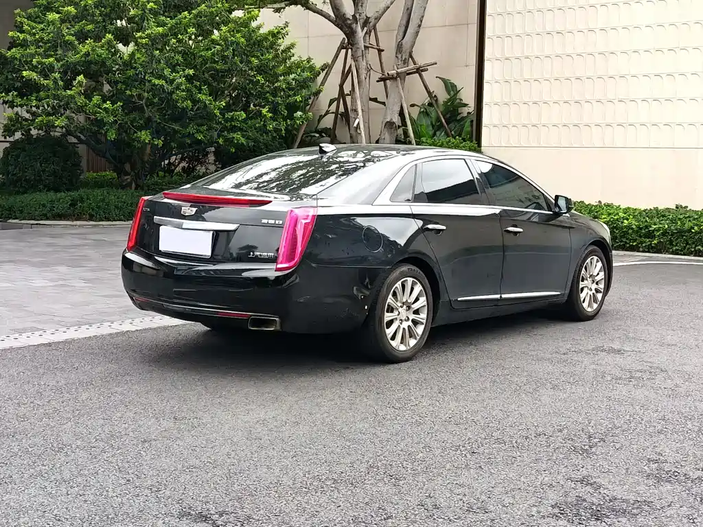 Cadillac XTS 2017 — фото 4