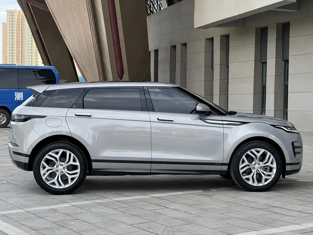 Land Rover Evoque 2022 — фото 8
