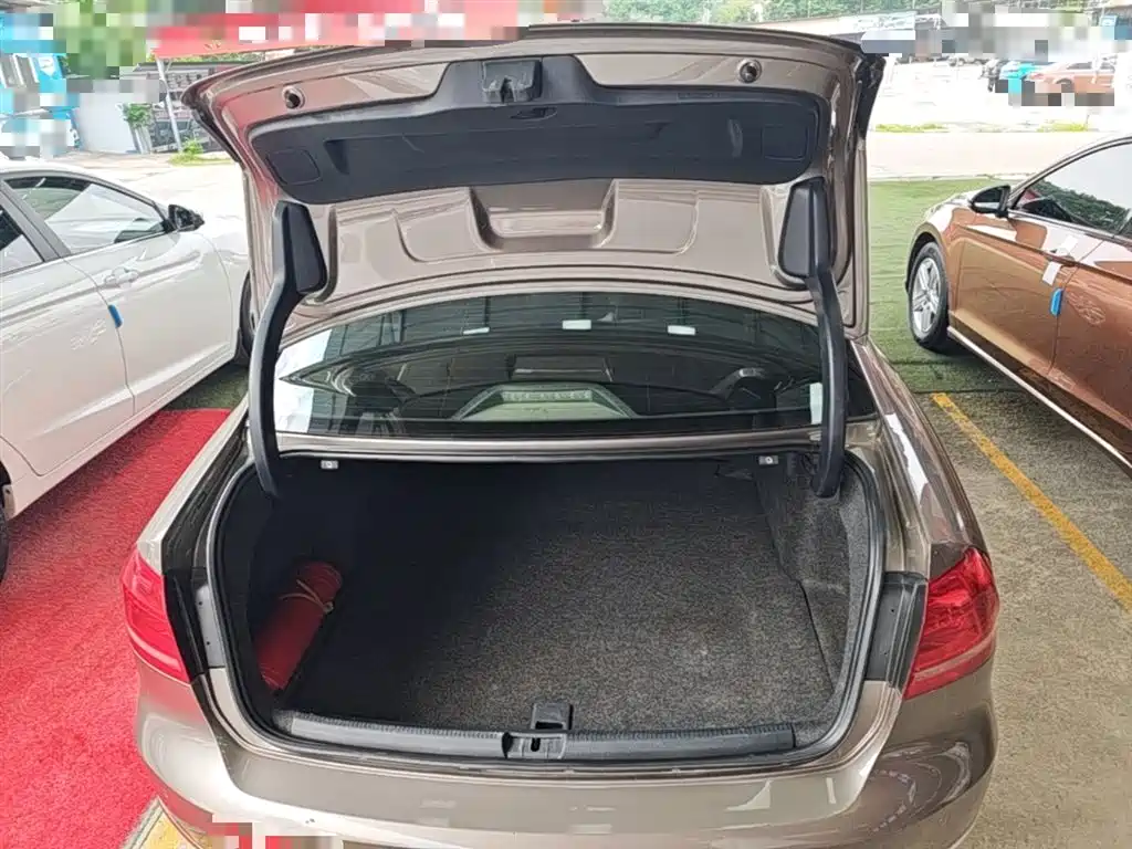 Volkswagen Passat 2015 — фото 19