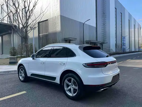 Porsche Macan 2021