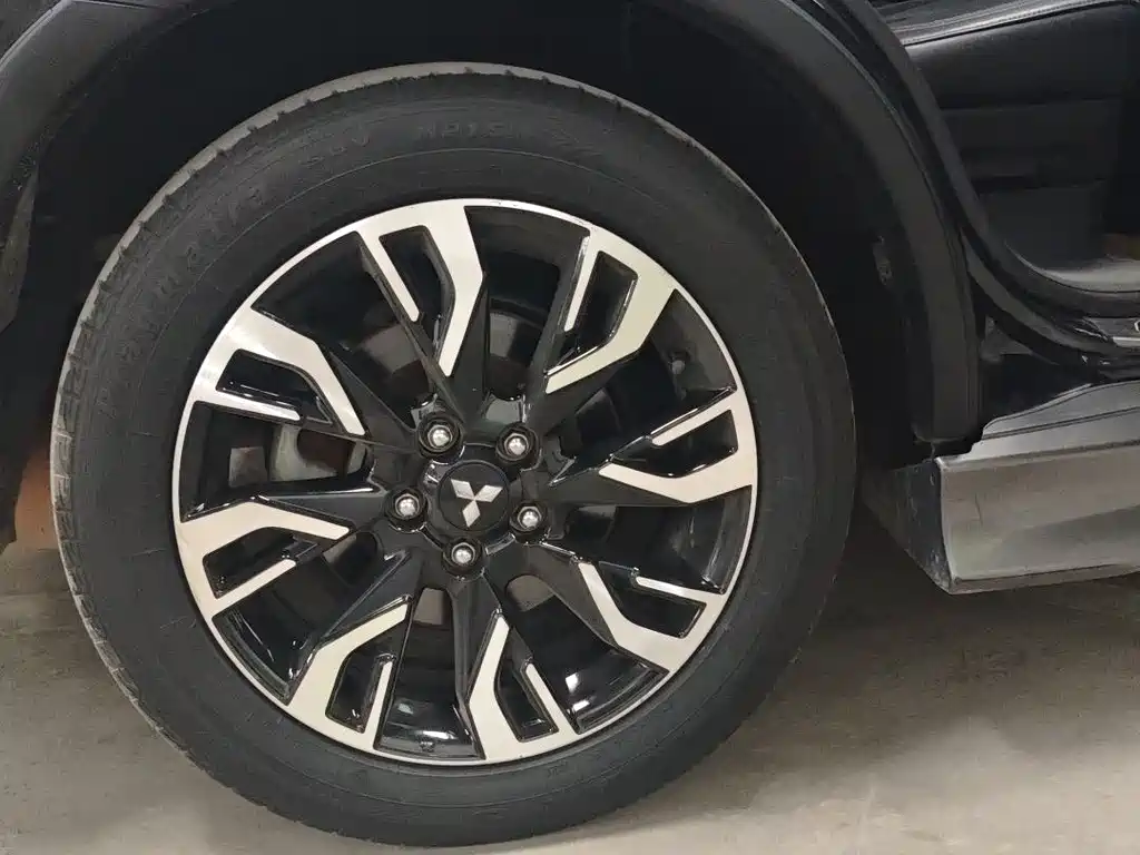 Mitsubishi Outlander 2020 — фото 14