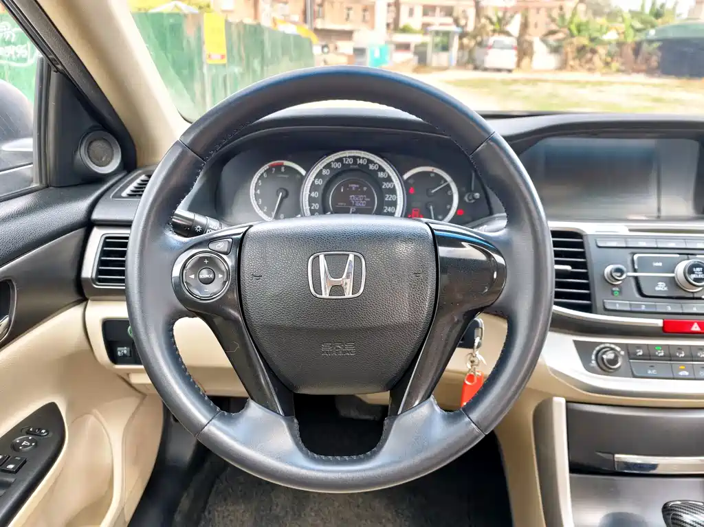 Honda Accord 2016 — фото 17