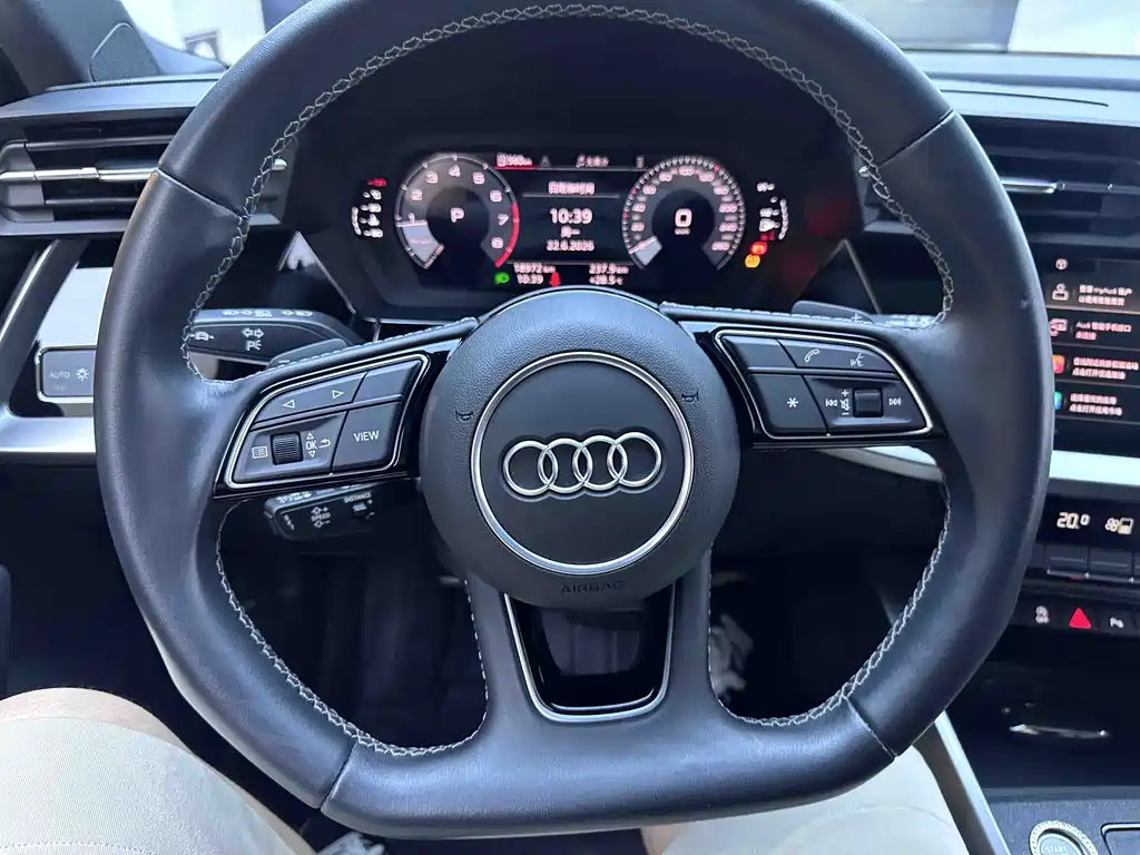Audi A3 2023 — фото 12