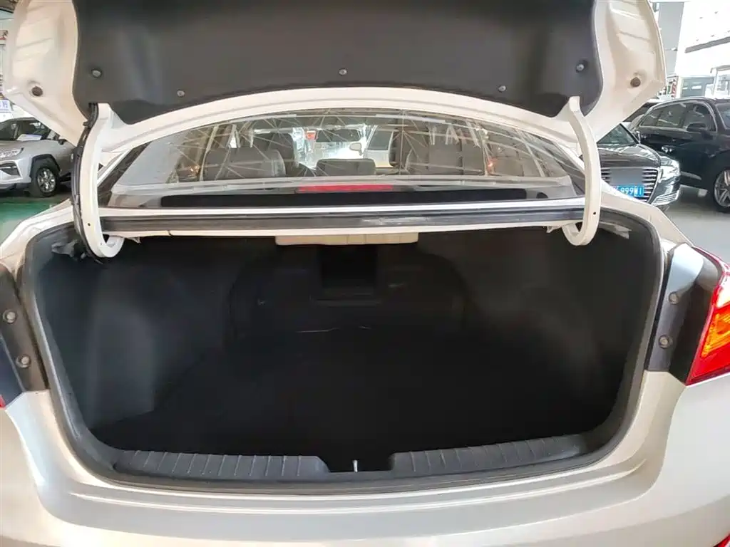 Hyundai Mistra 2015 — фото 19