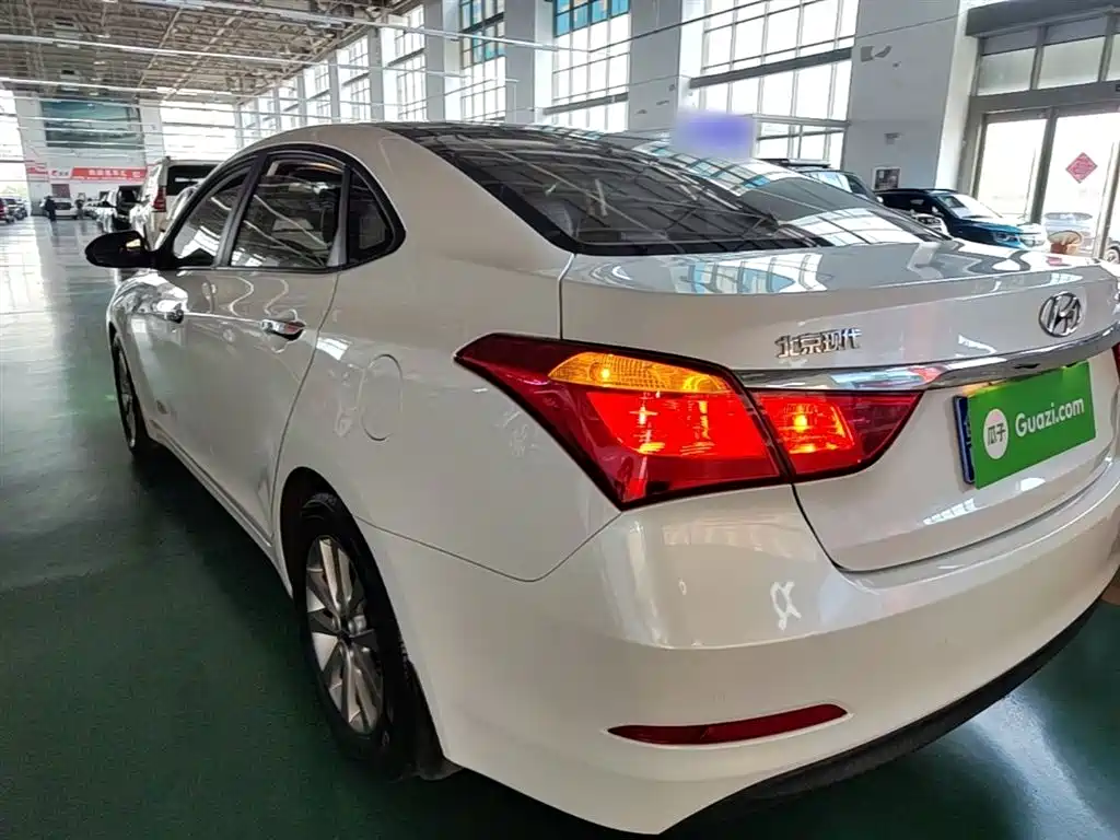 Hyundai Mistra 2015 — фото 5