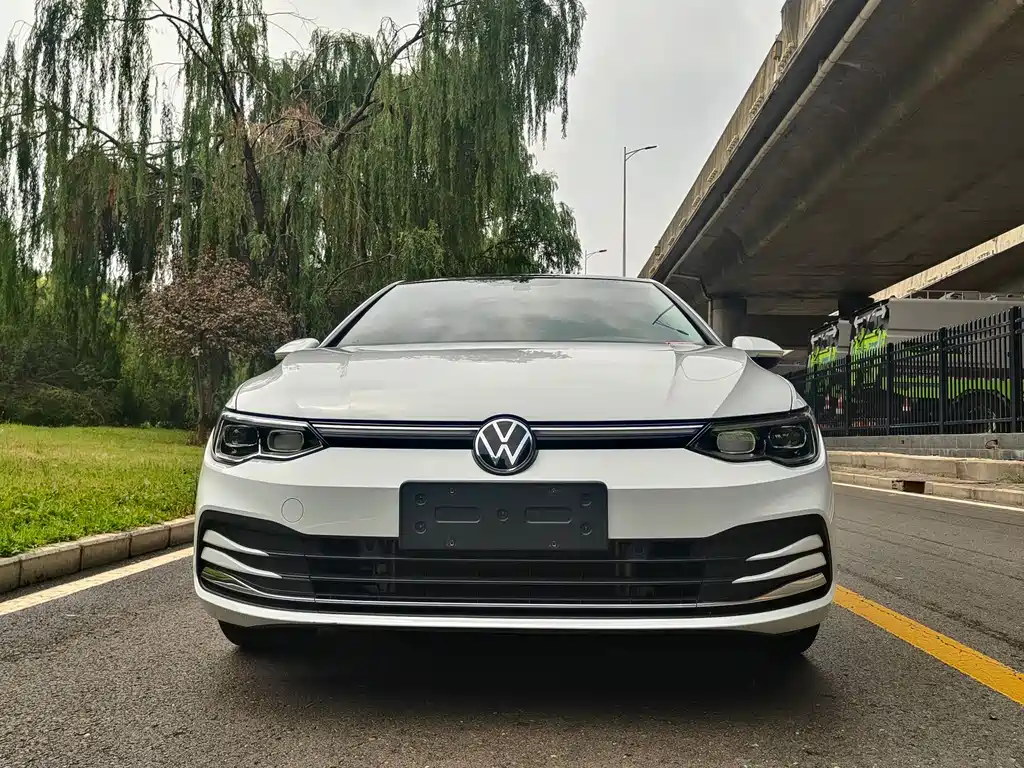Volkswagen Golf 2024