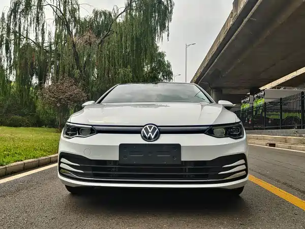 Volkswagen Golf 2024