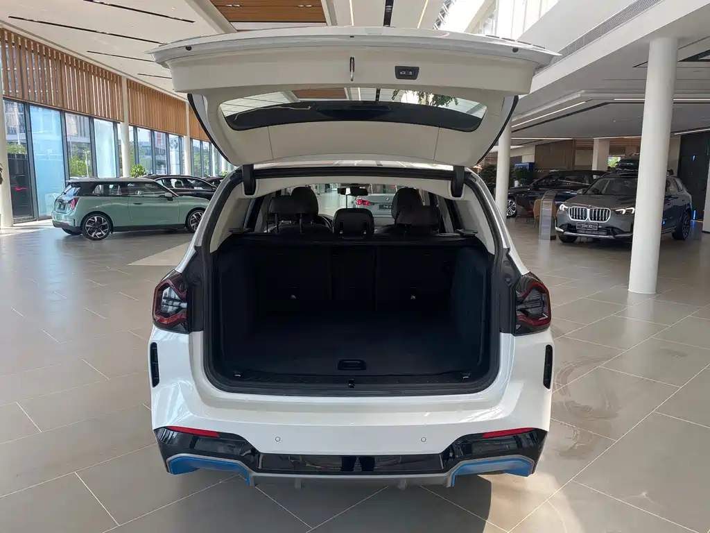 BMW iX3 2022 — фото 17