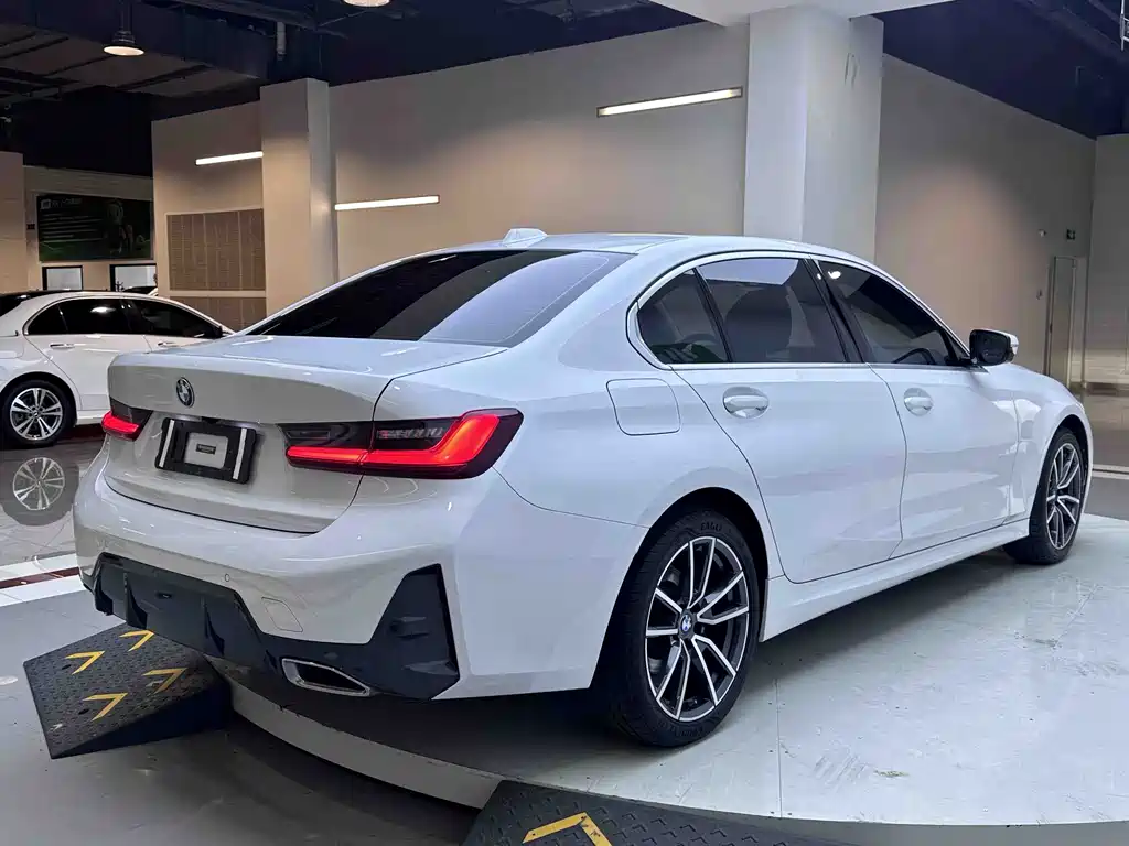 BMW 3 Series 2023