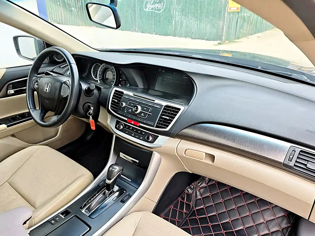 Honda Accord 2016 — фото 29
