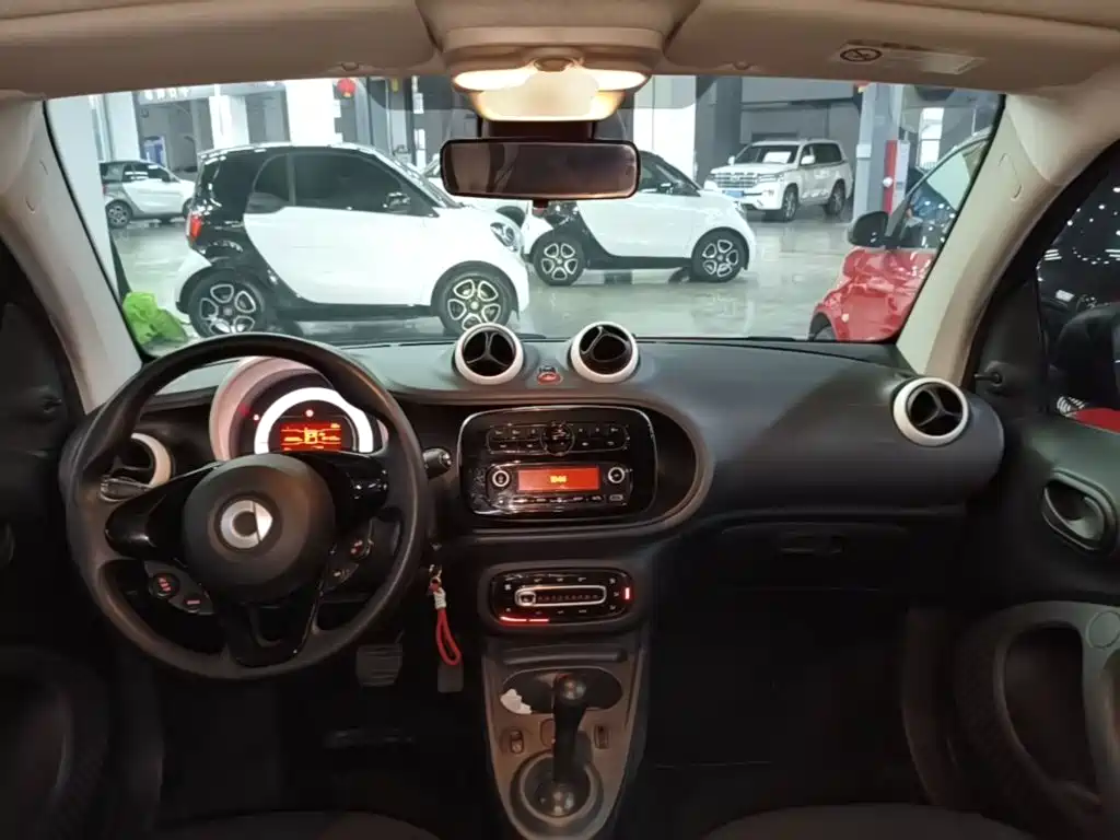 smart fortwo 2017 — фото 10