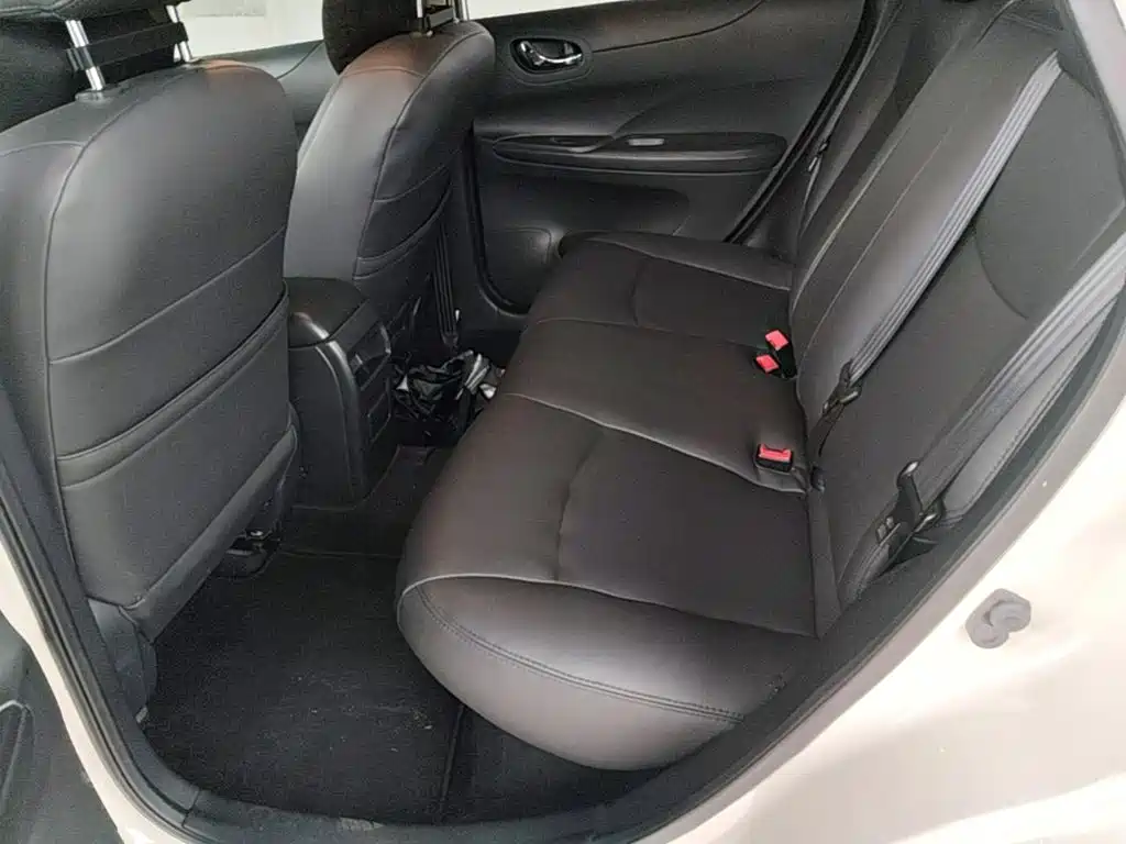 Nissan Tiida 2015 — фото 17