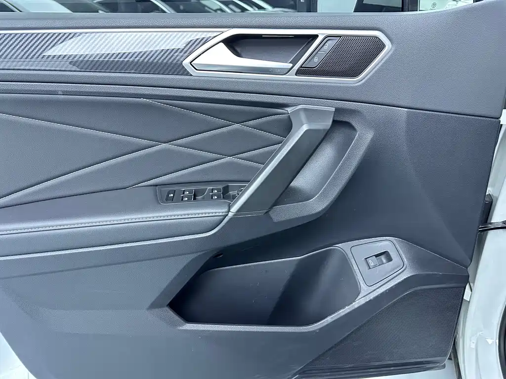 Volkswagen Tiguan L 2024