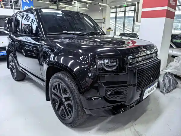 Land Rover Defender 2022