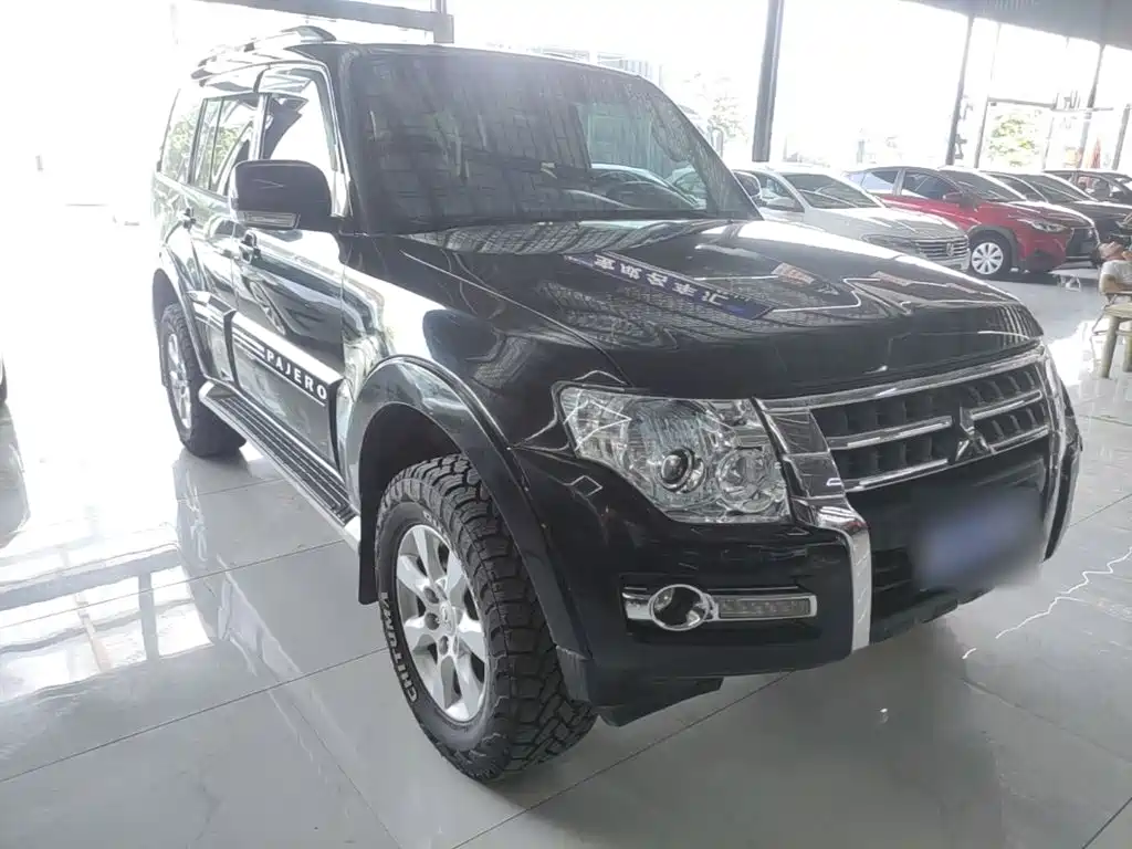 Mitsubishi Pajero 2019