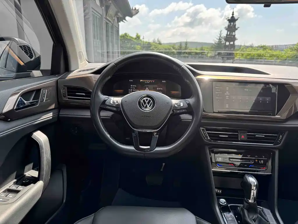 Volkswagen Tharu 2023 — фото 17