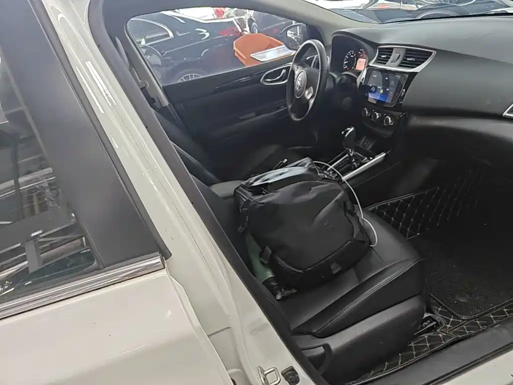 Nissan Sylphy 2019 — фото 25