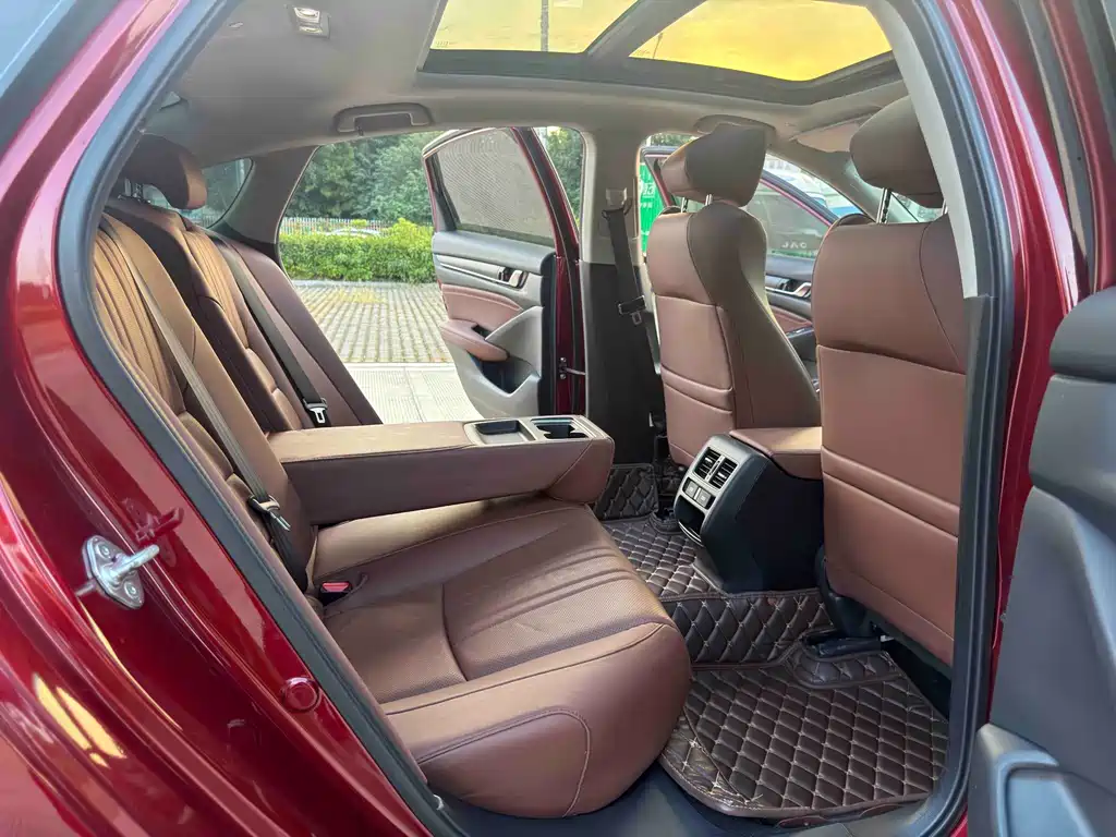 Honda Accord 2018 — фото 10