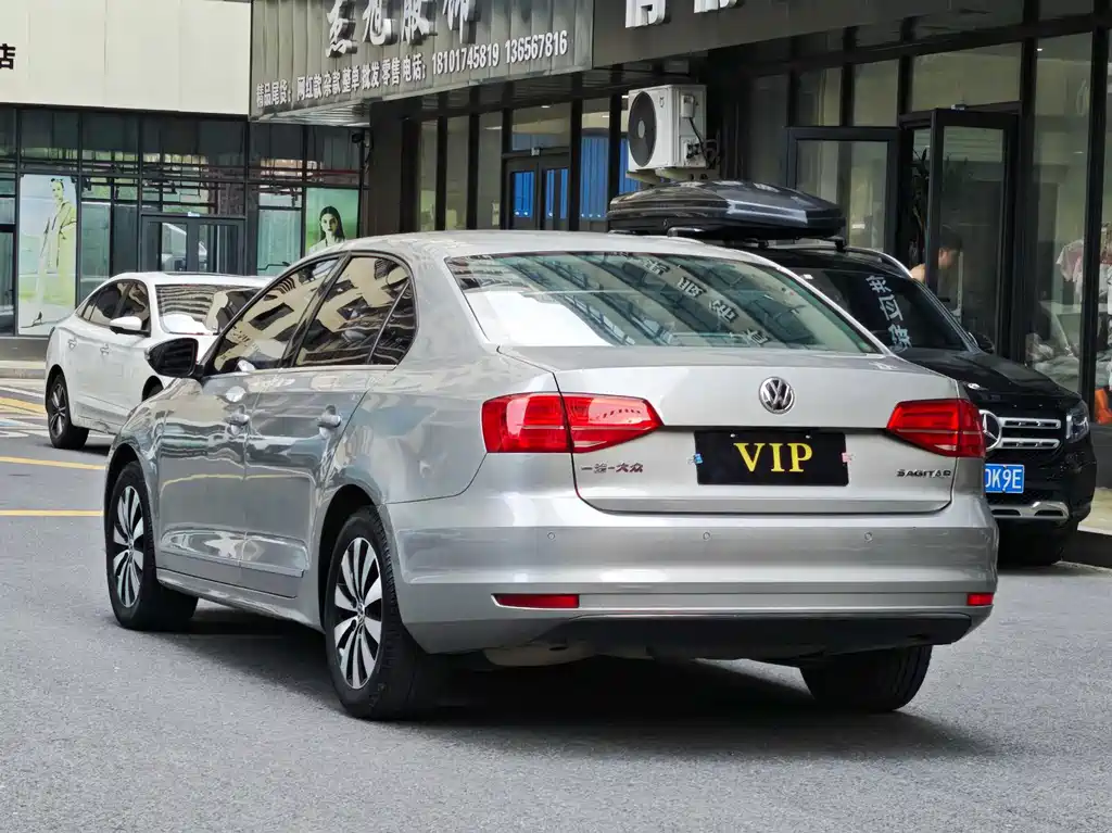 Volkswagen Sagitar 2018