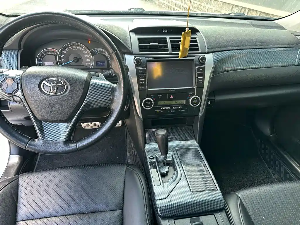 Toyota Camry 2014 — фото 9