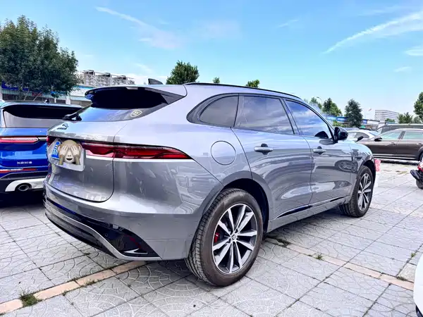 Jaguar F-PACE 2024