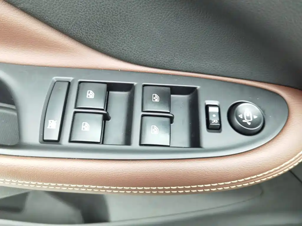 Buick Envision Plus 2017 — фото 9