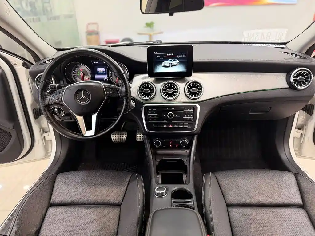 Mercedes-Benz GLA 2016