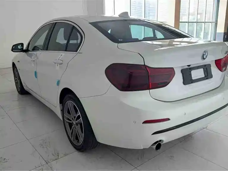 BMW 1 Series 2017 — фото 9