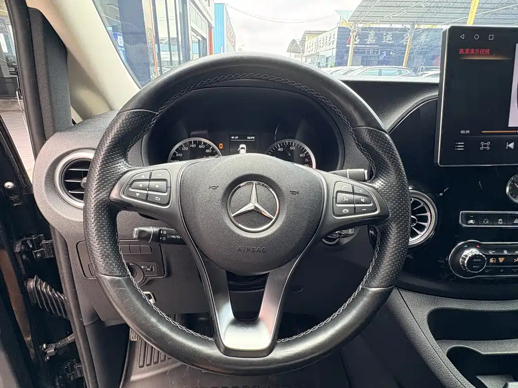 Mercedes-Benz Vito 2018 — фото 12