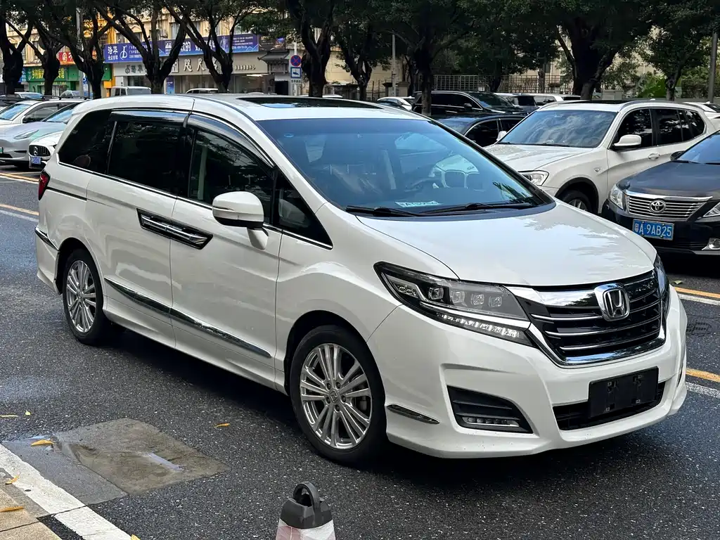 Honda Elysion 2016 — фото 3