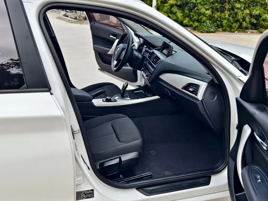 BMW 1 Series 2016 — фото 17