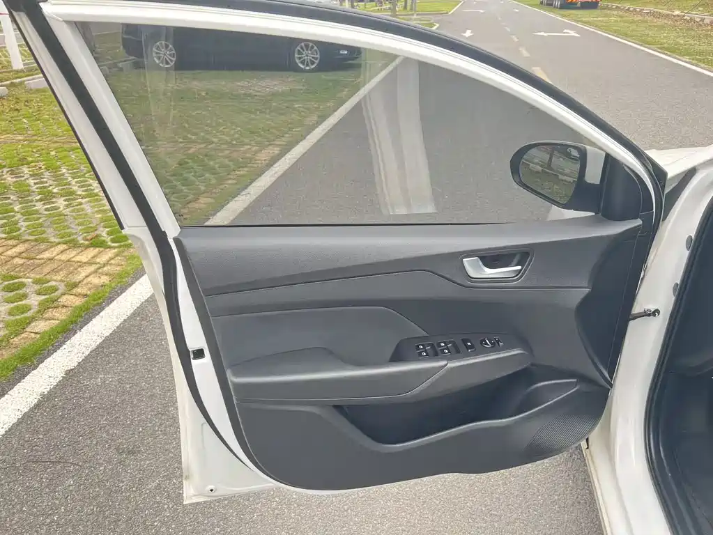 Hyundai Verna 2020 — фото 12