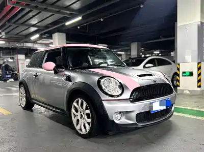 MINI MINI 2011