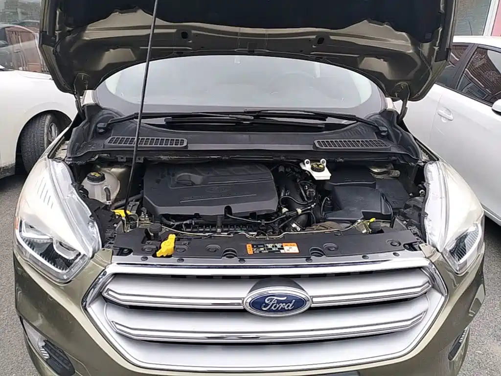 Ford Kuga 2017 — фото 20