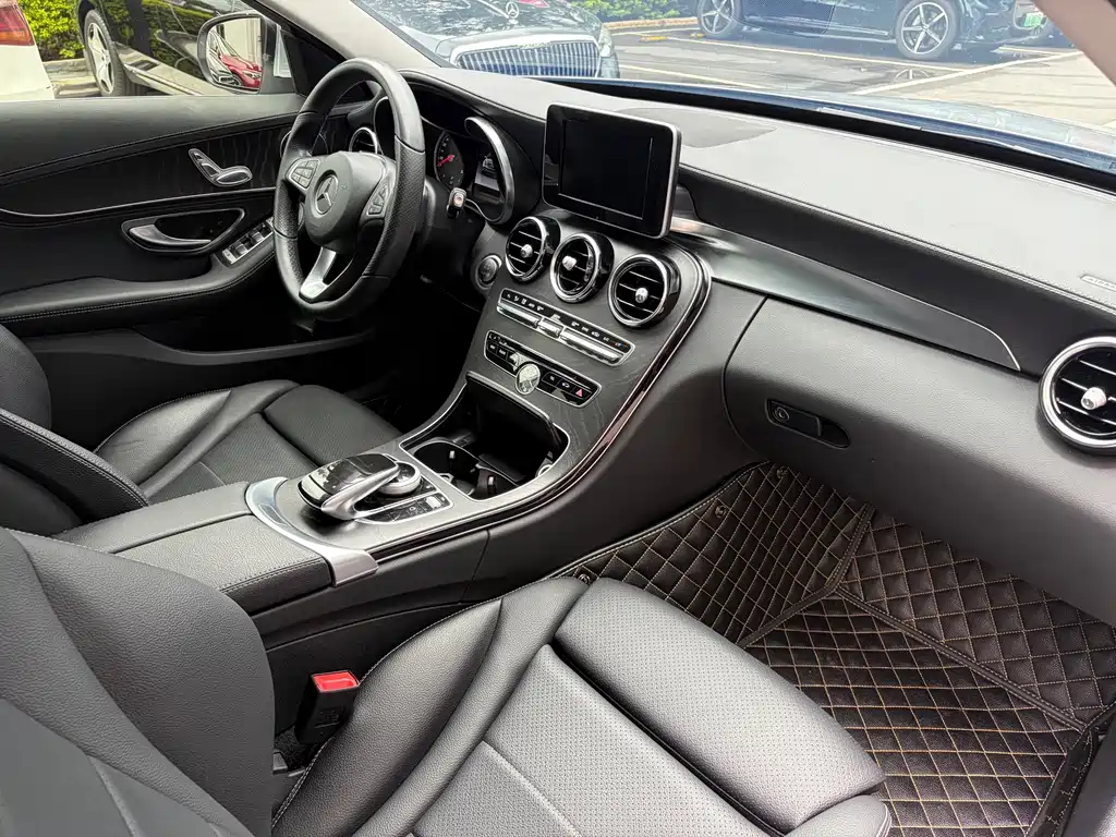 Mercedes-Benz C-Class 2017 — фото 41